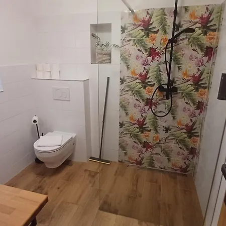 Kemp Glamping Challet Slunečno český Ráj *