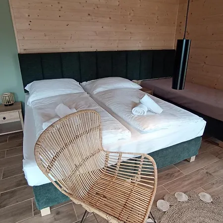 Parque de Campismo Glamping Challet Slunečno český Ráj *